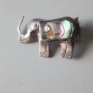 vintage elephant mexico sterlilng abalone small brooch with hallmarks